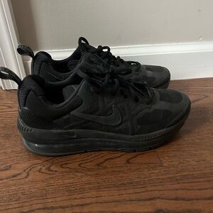 Nike Men's Black Sneakers